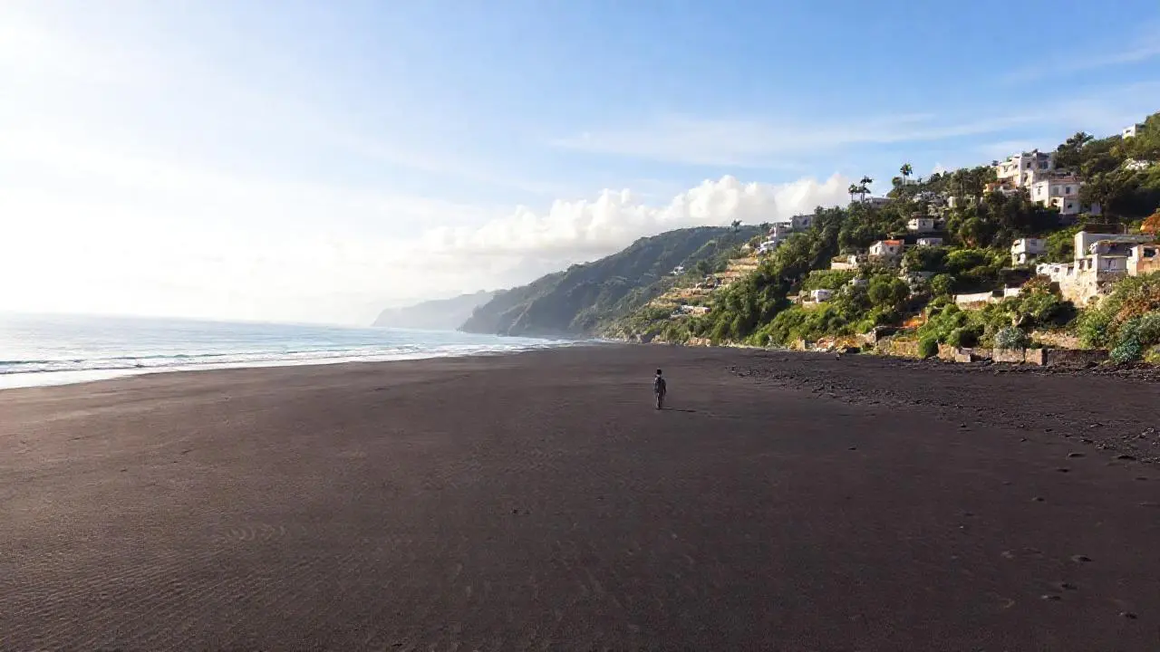 Paz serena en un paisaje natural