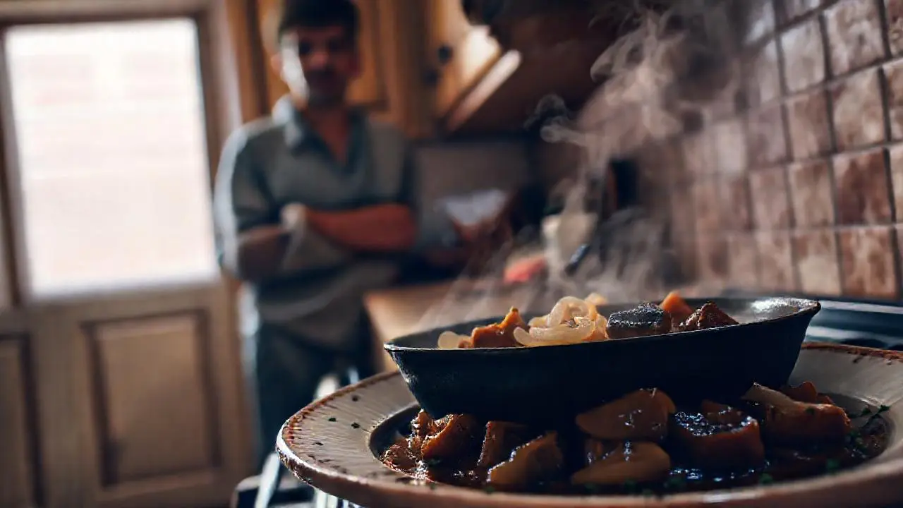 Cocina hogareña, cálida y acogedora