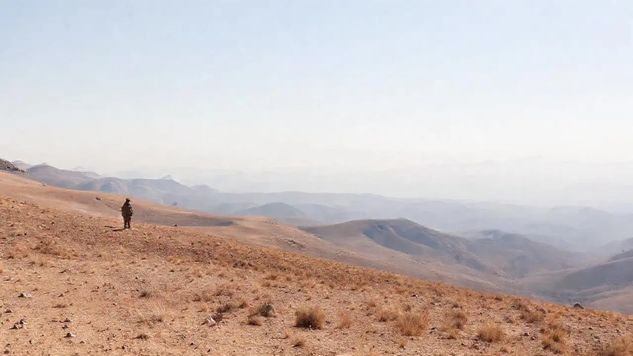 Paisaje árido, vasto, silencioso y distante