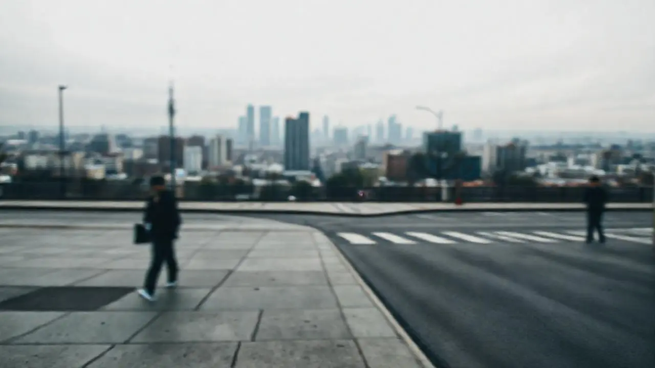 Ciudad urbana, borrosa y melancólica