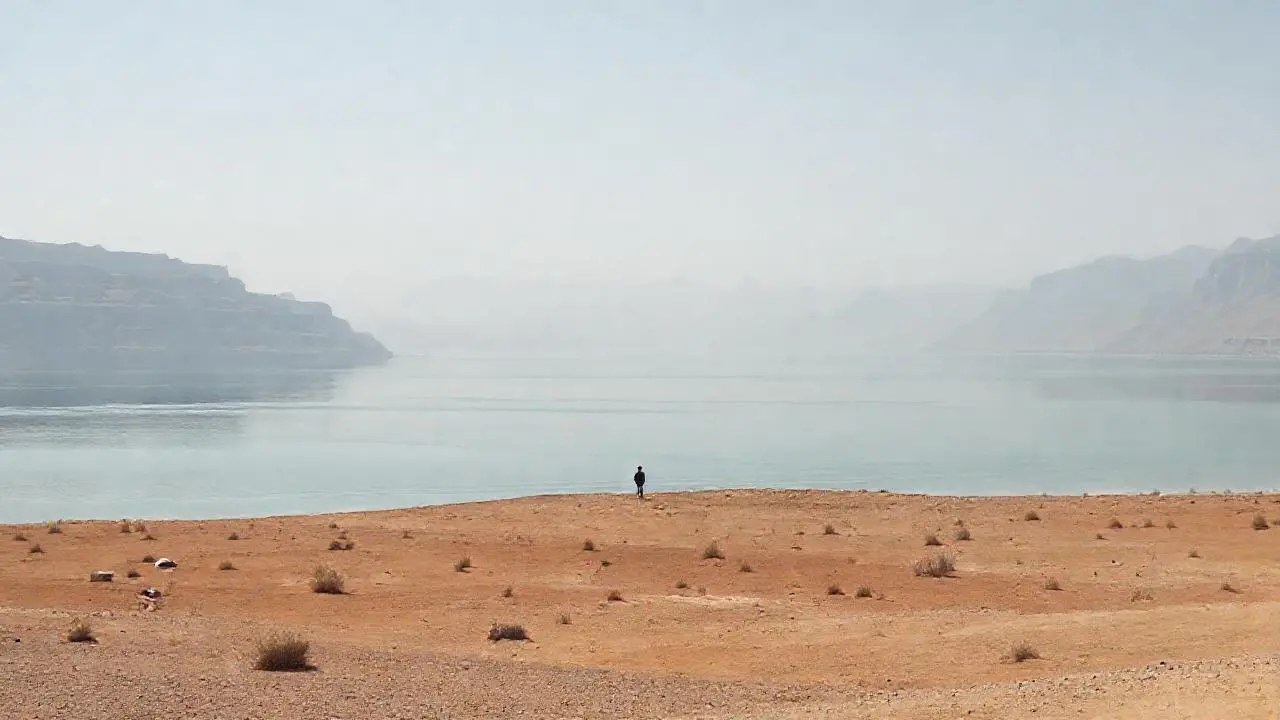 Paisaje vasto, sereno y silencioso