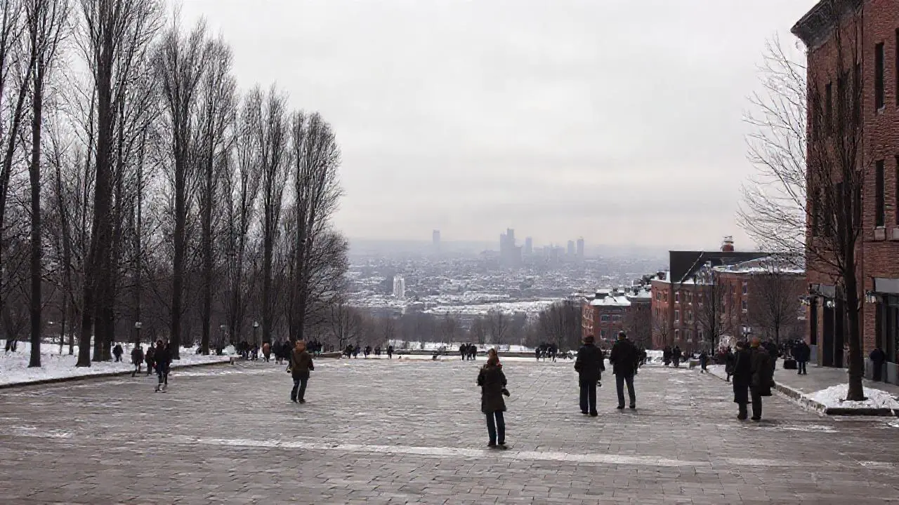 Invierno frío, calma urbana y distante