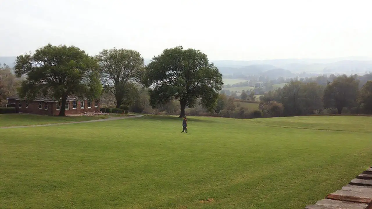 Escena rural tranquila y diáfana