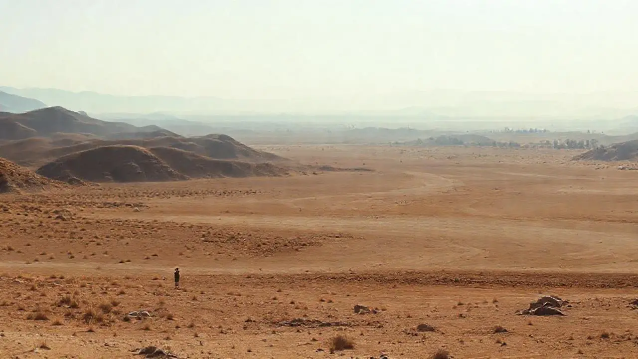 Paisaje árido, vasto y silencioso