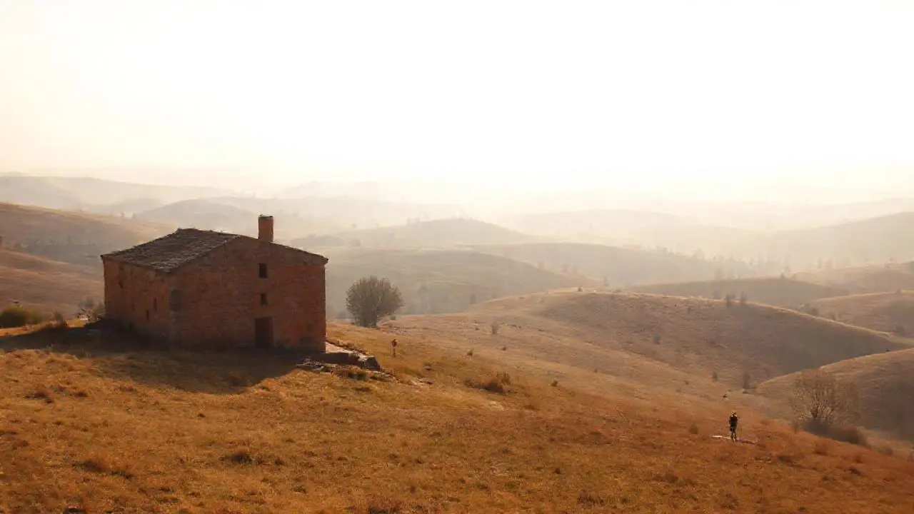 Paisaje sereno, antiguo y vasto