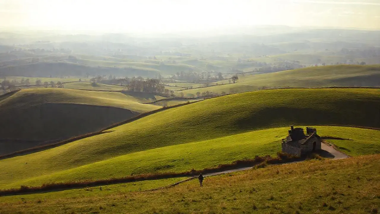 Paisaje abierto, sereno y bañado por el sol