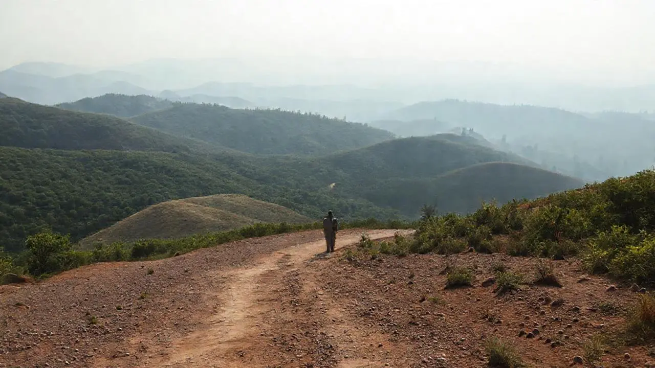 Paisaje sereno, vasto y ligeramente difuminado