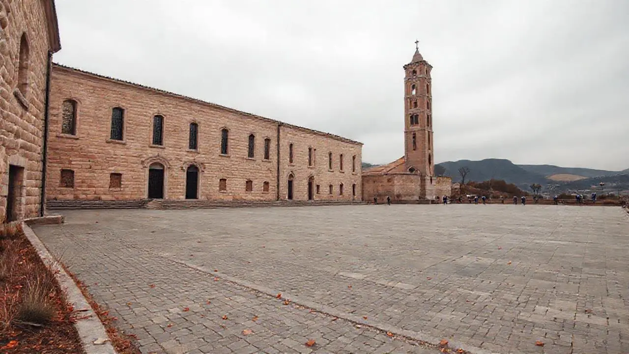 Edificio antiguo, sereno y grandioso