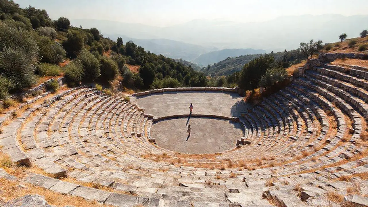 Anciano teatro de piedra, paz y vastedad