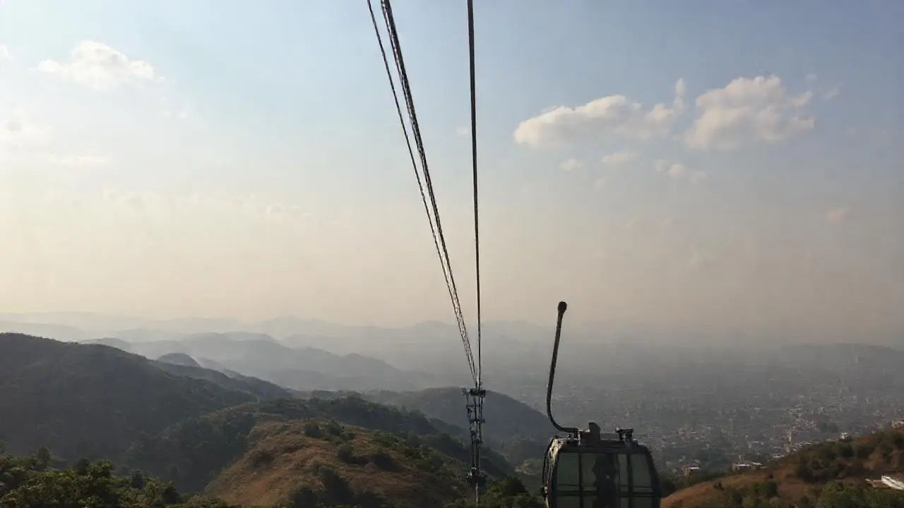 Paisaje vasto, tranquilo y ligeramente difuso