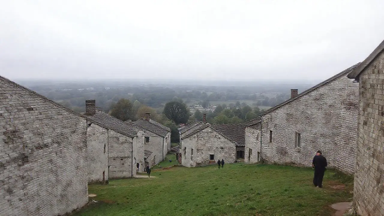 Escena melancólica, grisácea y difusa