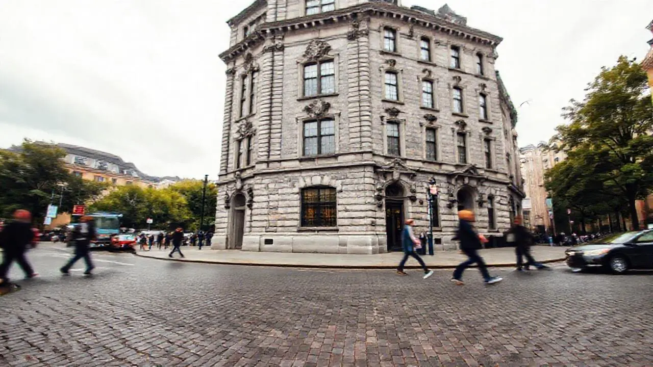 Ciudad urbana, melancólica y ligeramente borrosa