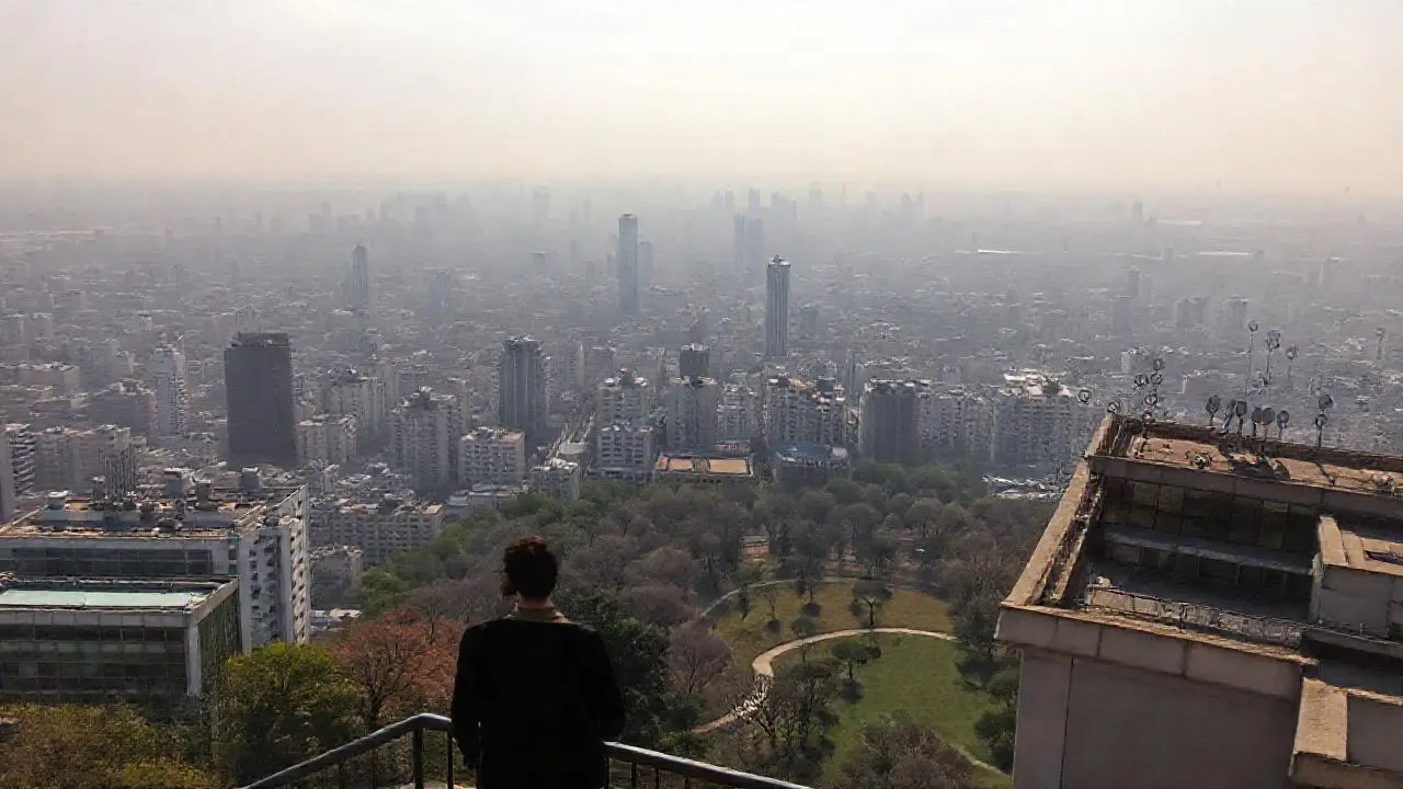 Ciudad extensa, difusa y silenciosa