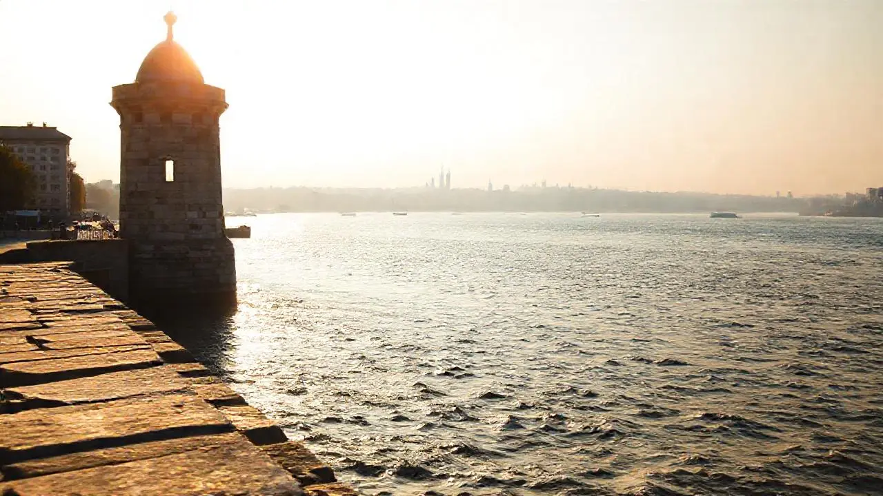 Paisaje sereno, amplio y ligeramente brumoso