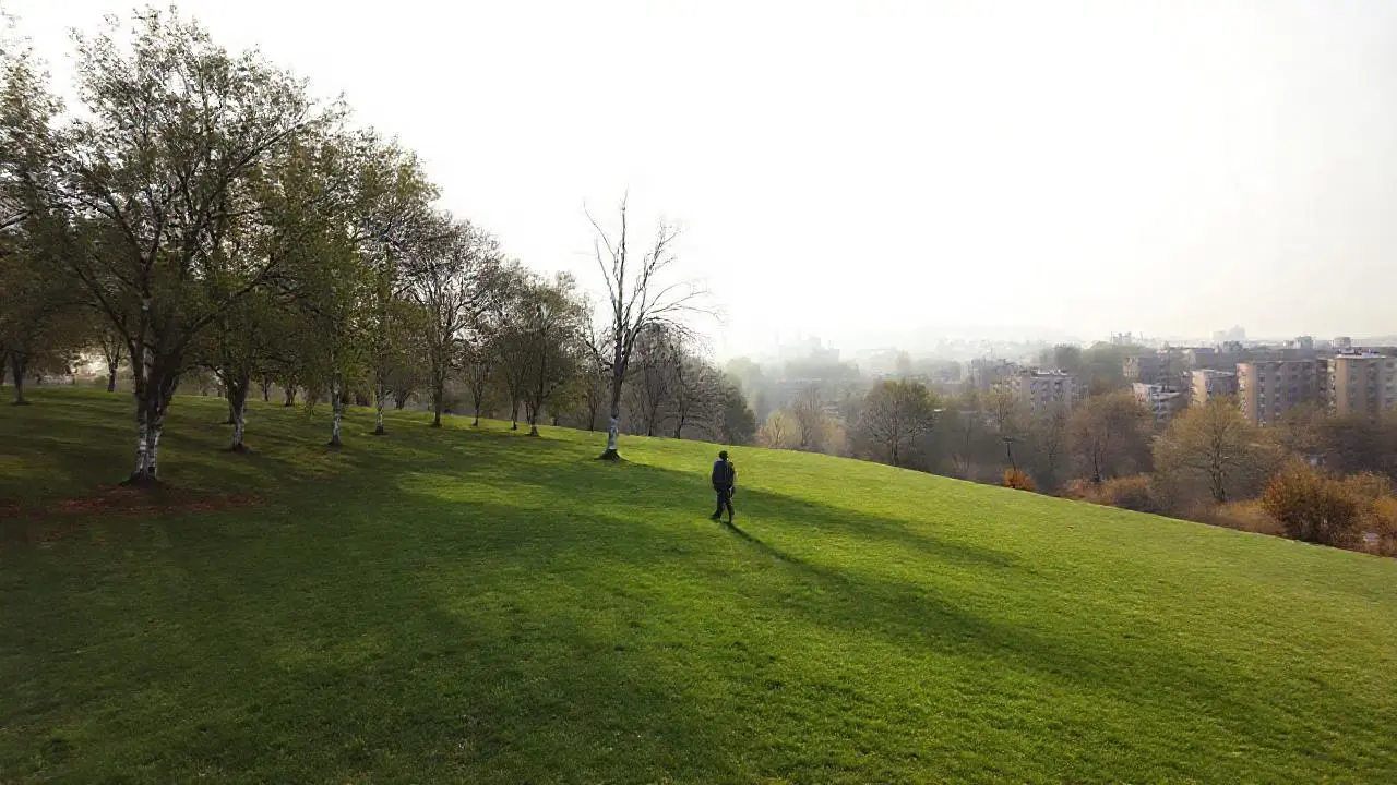 Paisaje tranquilo y sereno, ligeramente difuminado