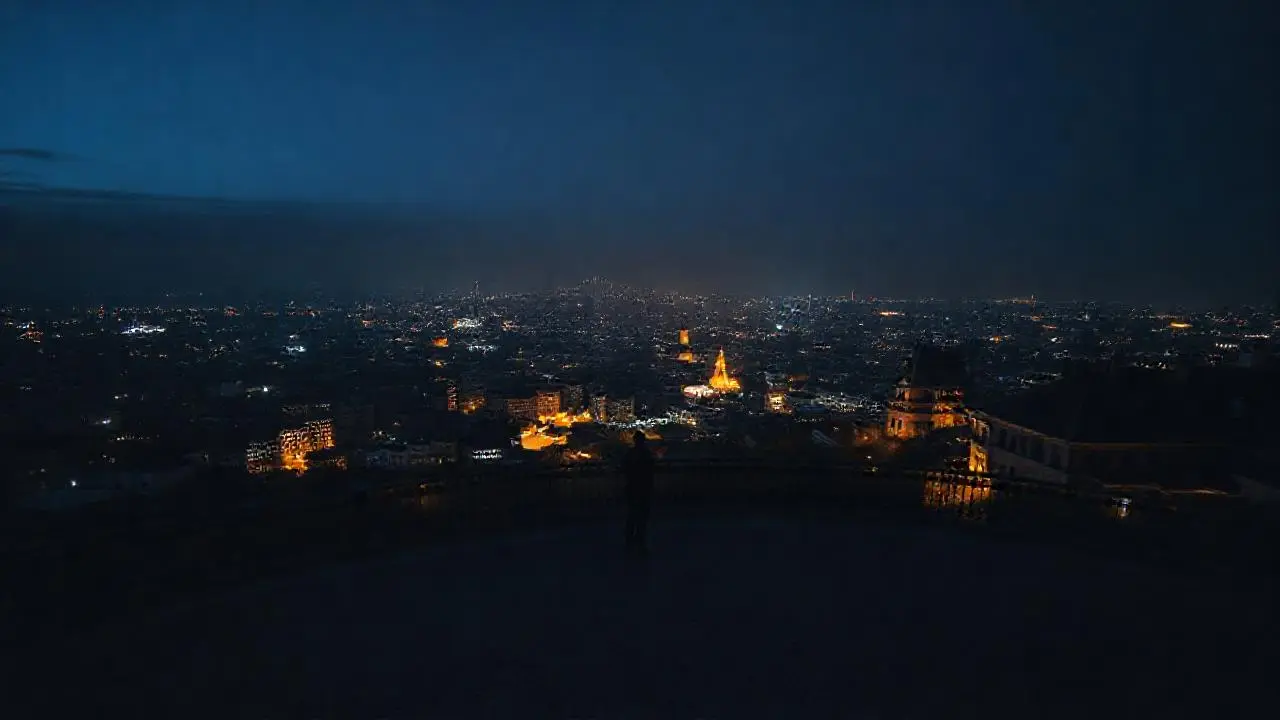 Ciudad oscura, lejana y luminosa