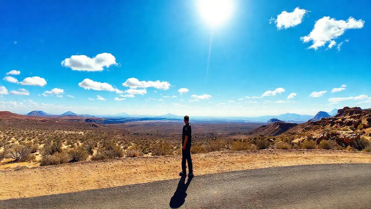Paisaje árido, vasto y silencioso