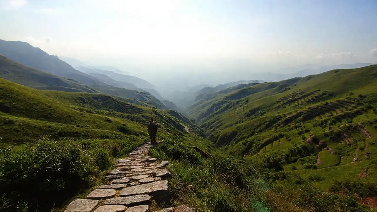 Paisaje natural extenso, sereno y profundo