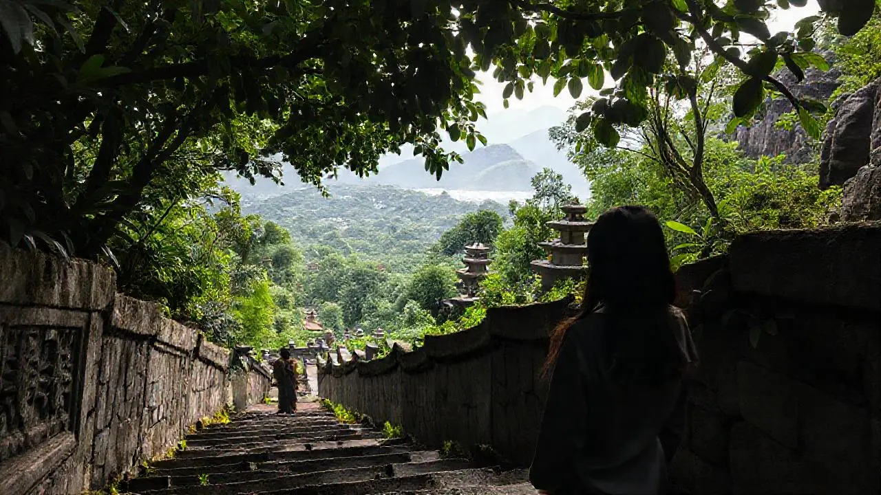 Un valle antiguo, tranquilo y sombrío