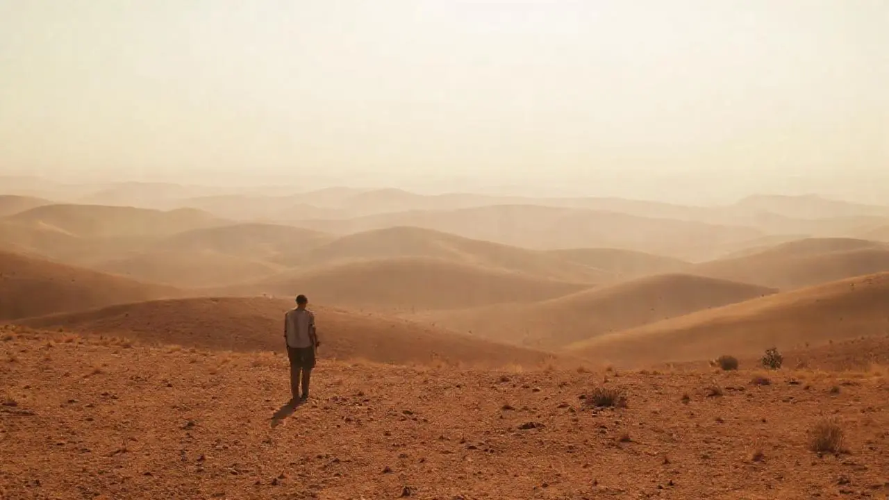 Paisaje árido, vasto y silencioso