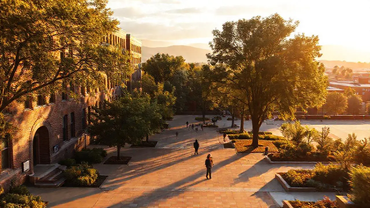 Tranquila escena urbana con luz cálida