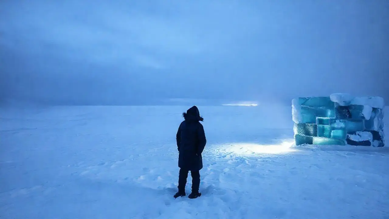 Paisaje invernal, silencioso y vasto