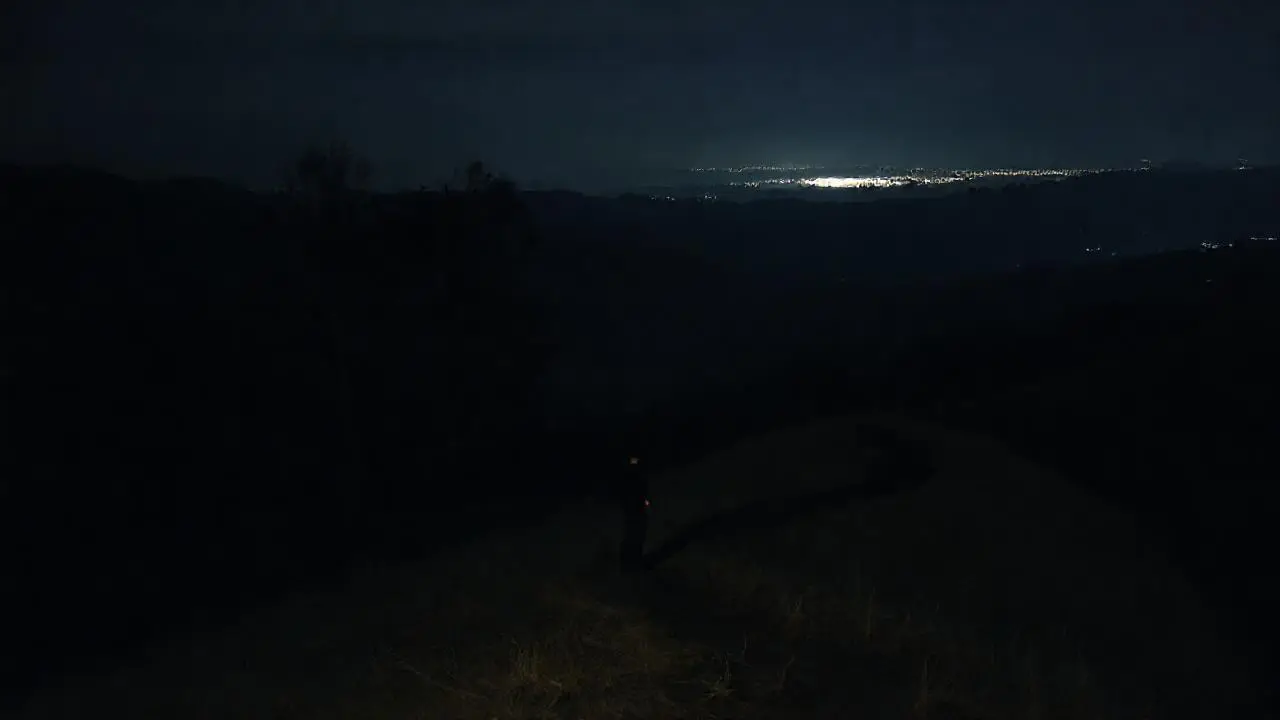 Paisaje nocturno, solitario y sereno